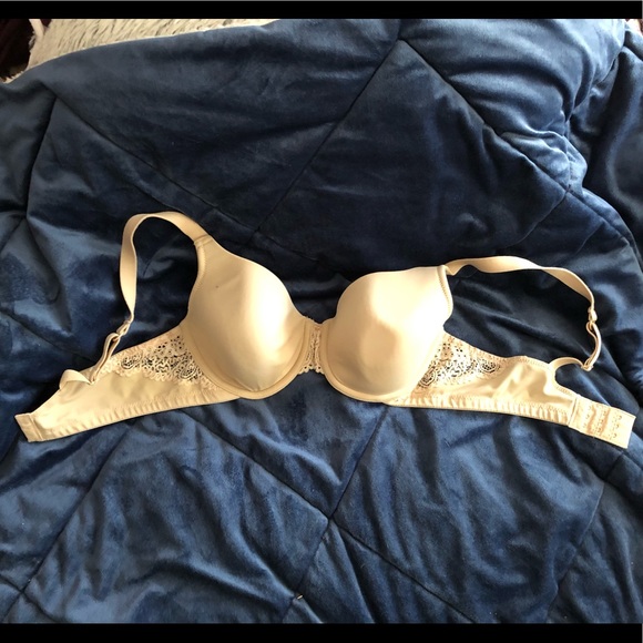 Playtex Other - Playtex Bra with Lace detail